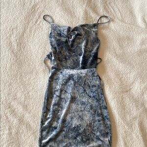 Elegant Blue Tie-Dye Dress